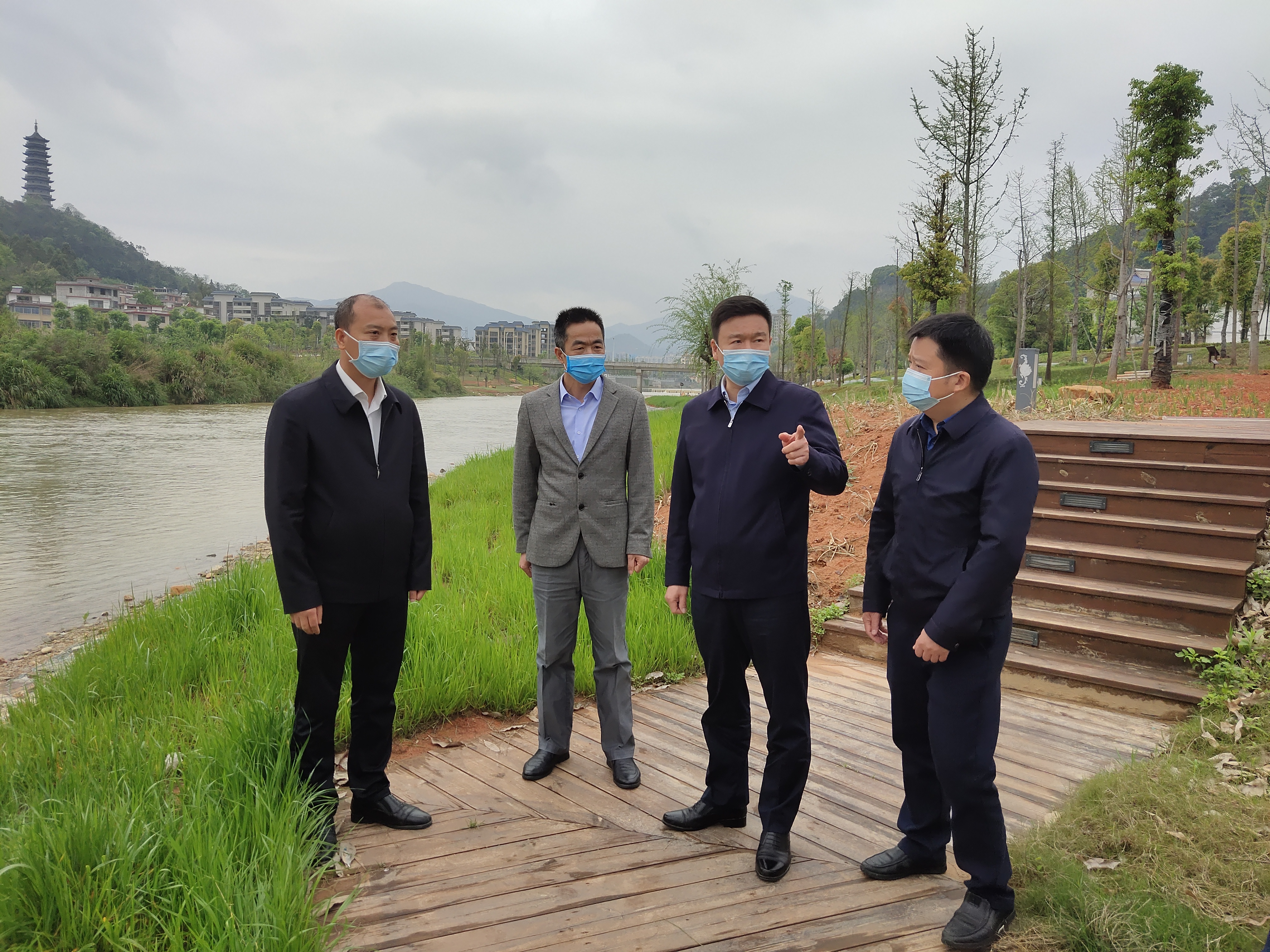 市政府副市长，贡江、章江、上犹将市级河长罗瑞华在大余开展巡河督导
